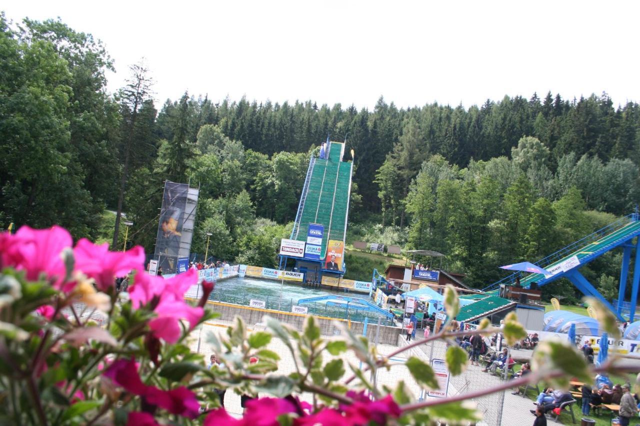 Penzion Acrobat Park Štíty Exterior foto